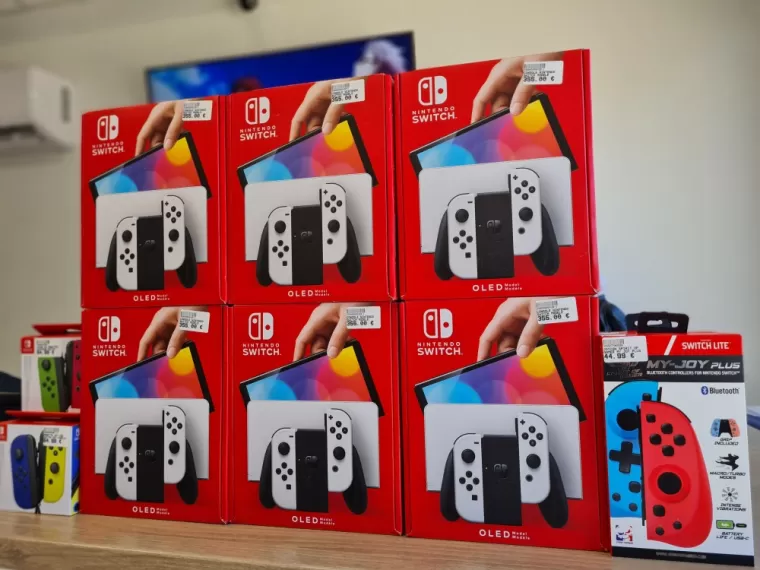 CONSOLE NINTENDO SWITCH OLED, Saint-Pierre, Love Games & Geek