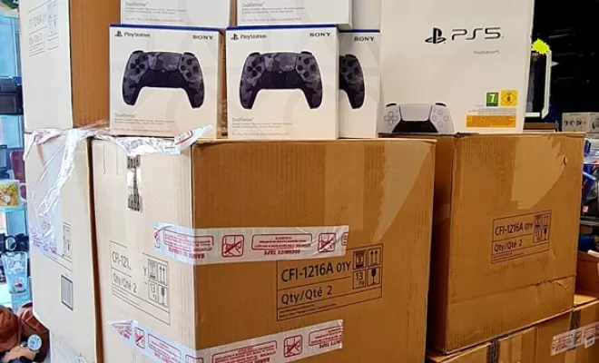 Manettes de console, Saint-Pierre, Love Games & Geek